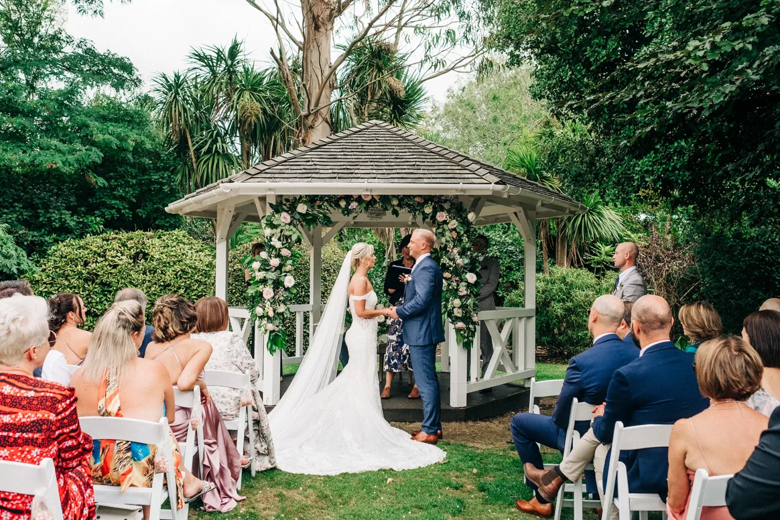 Pelham House outdoor wedding ceremony