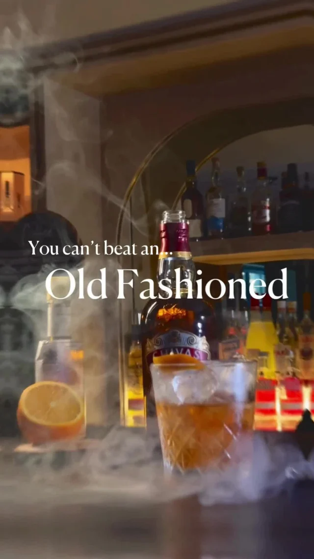 🥃 Timeless, elegant, and full of character — just like Pelham House.
Our expertly crafted Old Fashioned is the perfect sip to enjoy before dinner, after “I do,” or as you unwind overlooking the stunning views. Blending tradition with modern style, it’s a cocktail that feels right at home in our Georgian townhouse.

📍 Join us in the heart of Lewes, just moments from Brighton and the charm of East Sussex, to savour a drink as classic as our setting. 

#LewesCocktails #EastSussex #PelhamHouse #OldFashionedCocktail #SouthDownsEscape #Brighton #Lewes #WeddingVenue #WeddingInspo #Cocktails #WeddingCocktails