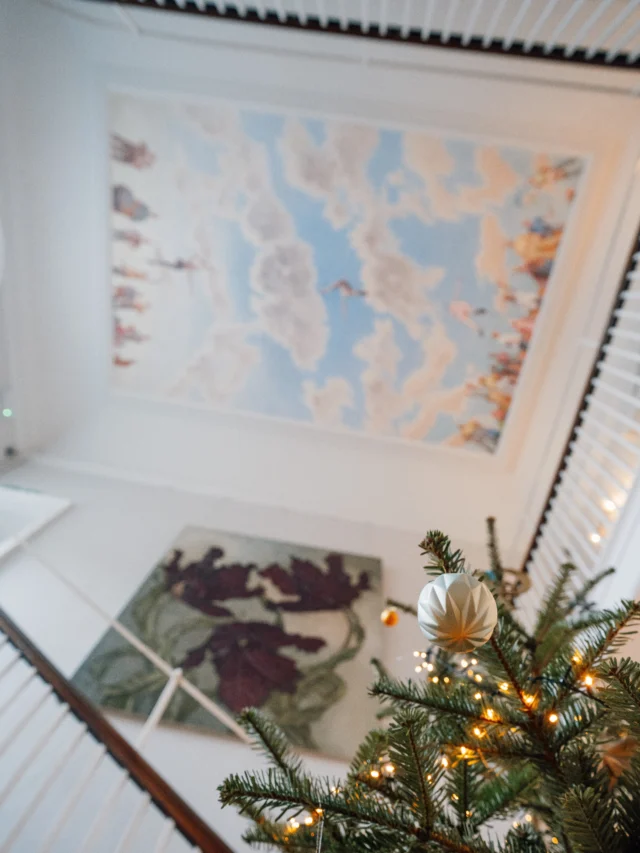 Pelham House | The Staircase ✨

Our amazing grade II listed, exclusive use venue is one of the most historically significant properties in Lewes. Home to some of the most beautiful features dating back to the 16th century and our beautiful staircase is just one of them. 

Already picturing your iconic wedding photo's on these stairs? Head to our website to book your complimentary show round and take a look! 🔗

Imagery from 
@samanthapellsphotography 
@williamharley_photo
@jessizoufilm

#pelhamhouse #pelhamhouseweddings #lewesweddings #ukweddings #historicweddings #weddinginspo